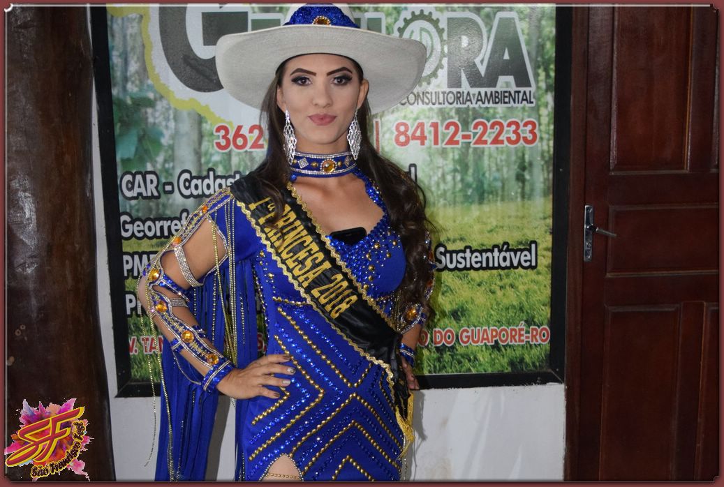DESFILE DA RAINHA DA EXPOVALE 2019